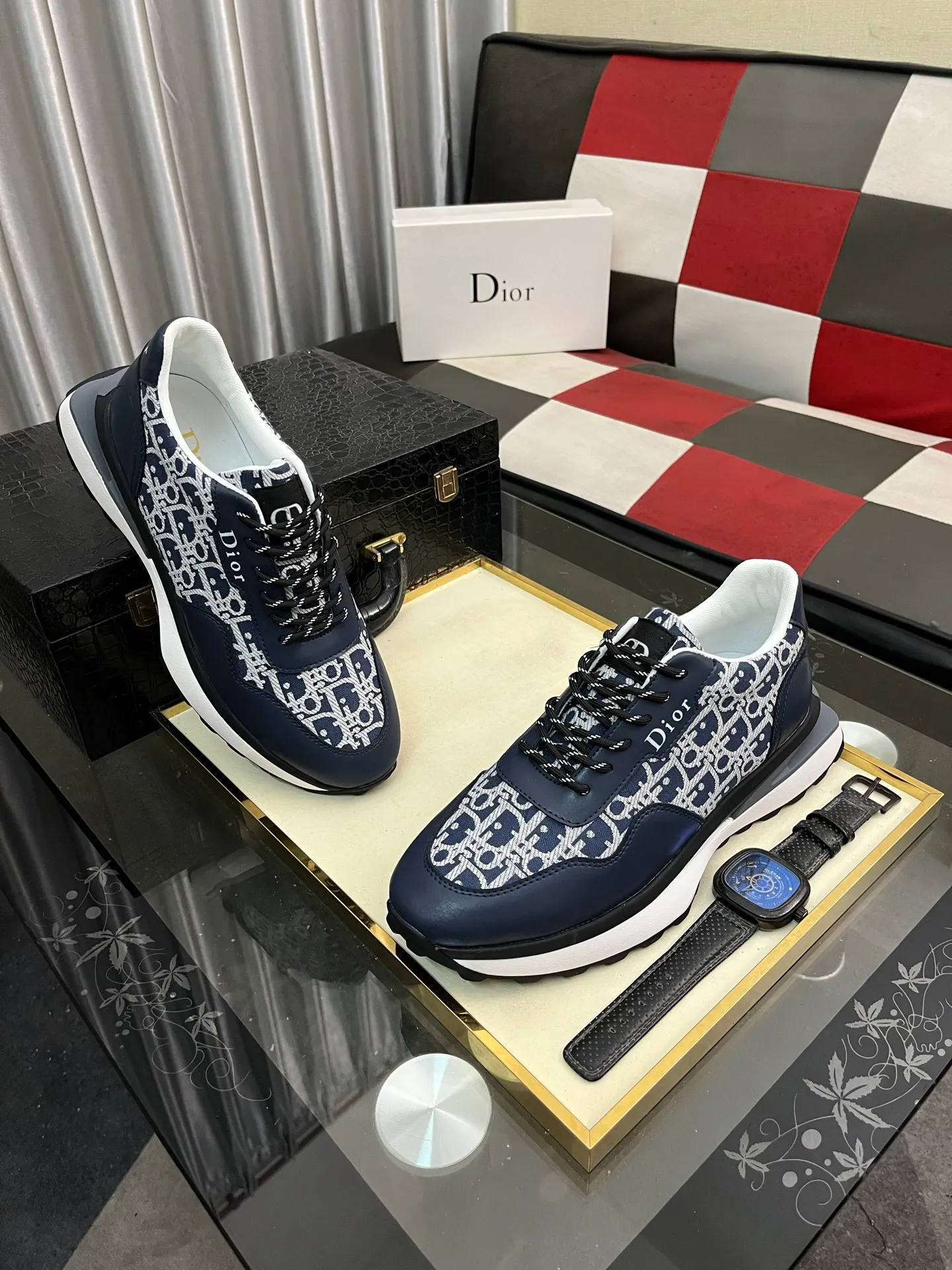 Men's Men's Shoes💰458⌚️⌚️Dior unique modern style sneakers. Counter purchasing 🏃casual leather shoes😍😍 original cowhide leather imported from Italy (refuses to discolor and grind feet) soles: original soles specially provided by the original factory, super cool😍 lace up and walk with wind👍 style design ⚠️ super comfortable and wear-resistant original soles. Just like shooting the real thing 🎬The real thing is better Code number: 38-443️⃣Colors available